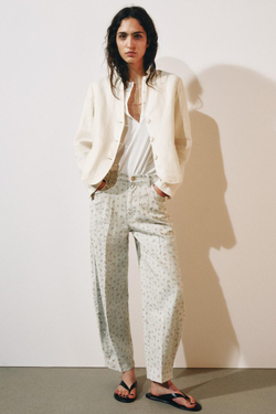 ZARA ДЖИНСЫ TAPERED С ВЫСОКОЙ ПОСАДКОЙ И ЦВЕТОЧНЫМ ПРИНТОМ — ZW COLLECTION, ГОЛУБОЙ