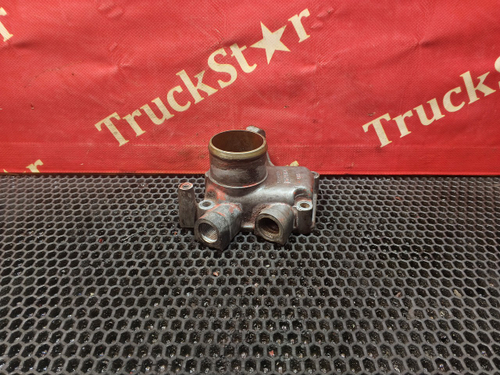 Фланец двигателя системы охлаждения