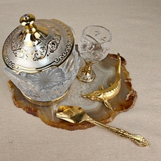Икорница "Осетринка" с крышечкой на агате с рюмочкой
