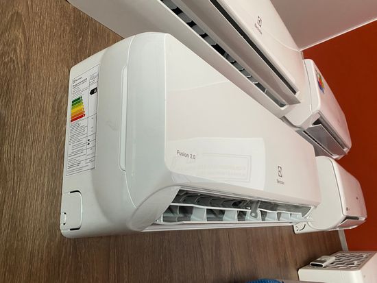 Сплит-система инверторного типа Electrolux Fusion 2.0 Super DC Inverter EACS/I-07HF2/N8 комплект