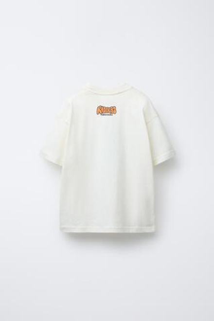 ZARA ФУТБОЛКА С ПРИНТОМ «ГРАФФИТИ», ЭКРЮ