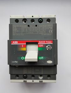 Автоматический выключатель XT2N 160 TMD, 20А, трехполюсный, 1SDA067011R1 ABB. ДЕМОНТАЖ (состояние нового).