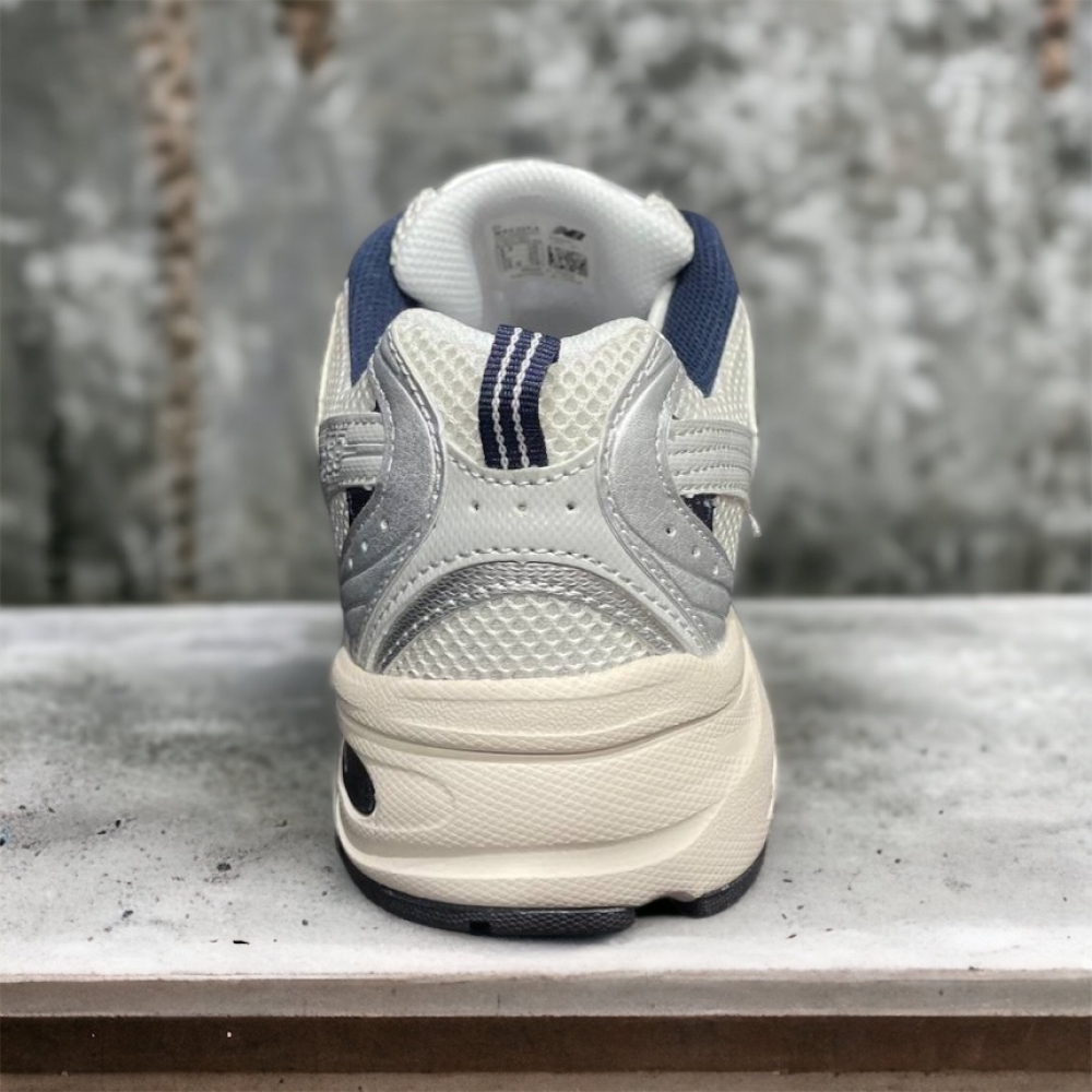 New Balance 530 • Gray Metallic