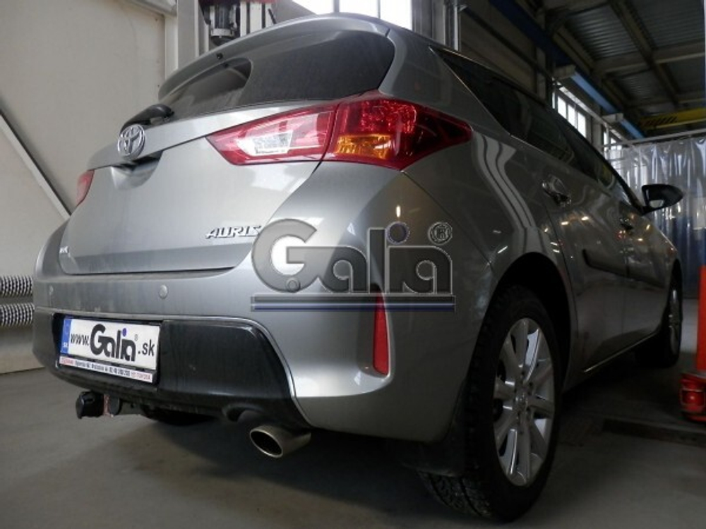Фаркоп оцинкованный Galia T056C для Toyota Auris хетчбек 2007-2013, 2013-(паспорт и сертификат в комплекте)(без электрики)
