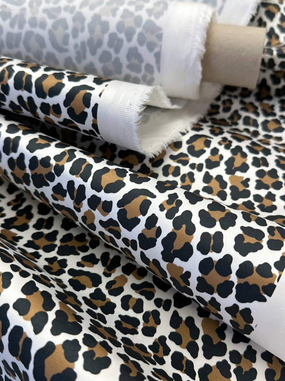 Хлопок с эластаном белый с черно-коричневым анималистичным принтом