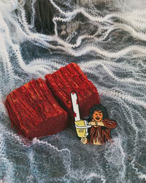 Значок металлический на одежду/Пин. Mad