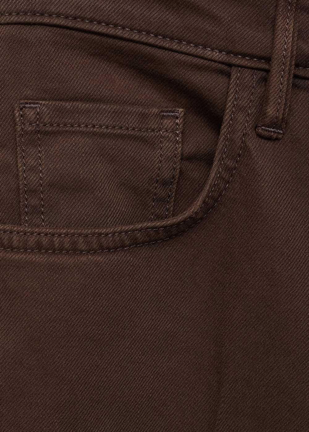 Джинсы с широкими штанинами и высокой посадкой