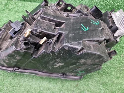 Фара правая Volvo XC40 1 (2017-2022) LED