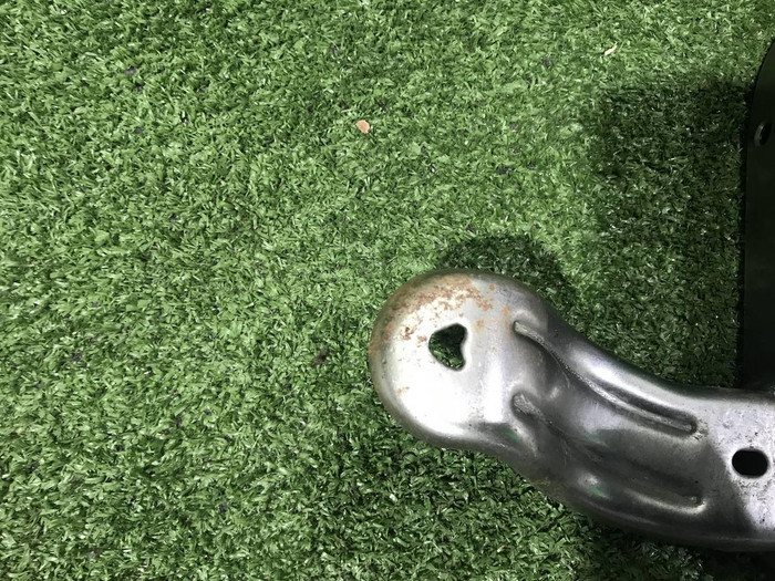 Петля крышки багажника правая Renault Logan 1 (2004-2015)