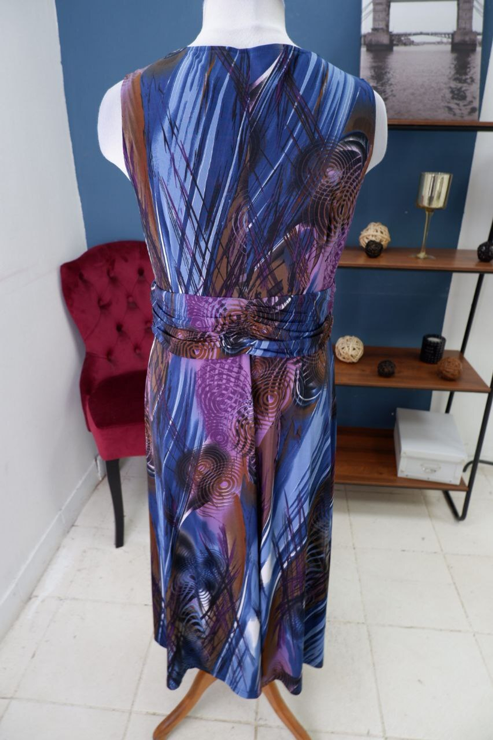 Платье Amanda лаконичное 44 размер