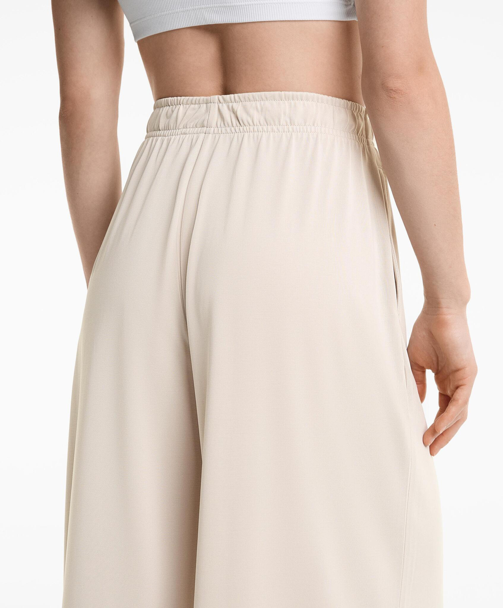 OYSHO Широкие свободные укороченные брюки из мягкого модала, светло-бежевый