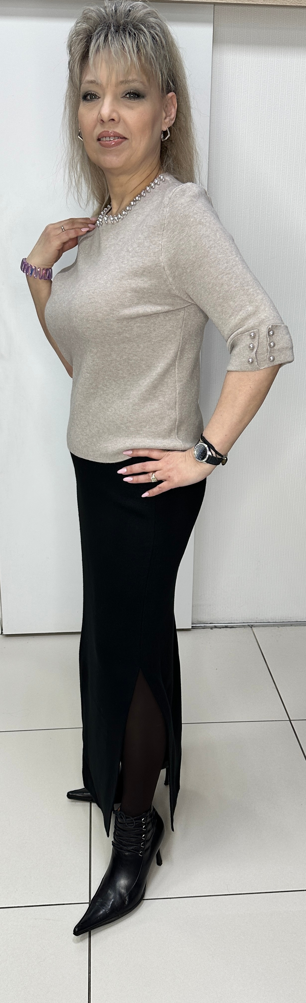 Трикотажная юбка с двумя боковыми разрезами