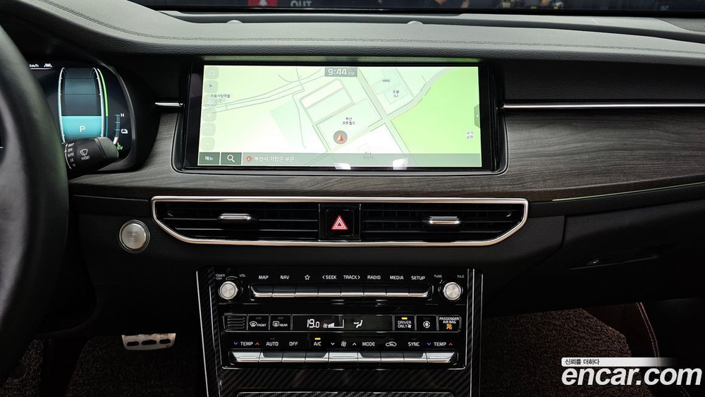 Kia K7 (Cadenza) Premier Hybrid Signatures (05.2020)