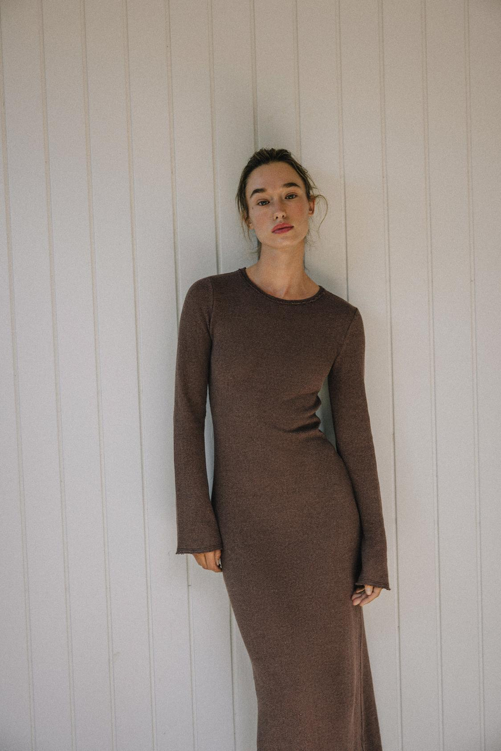 ZARA ДЛИННОЕ ПЛАТЬЕ, ТЕМНО-КОРИЧНЕВЫЙ