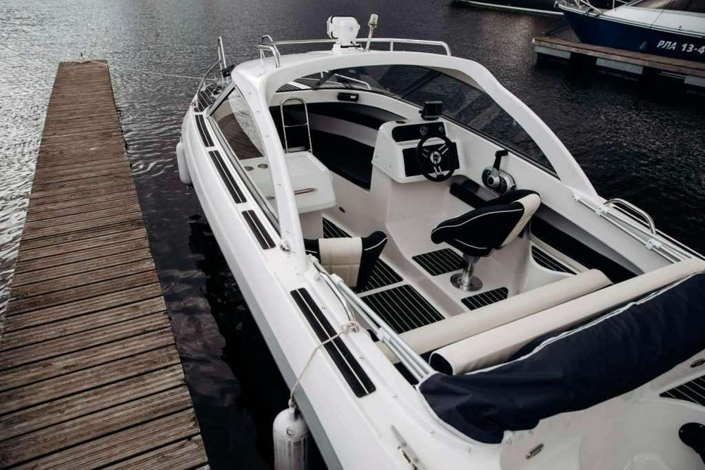 Стеклопластиковый катер Phoenix (Феникс) 600 HT