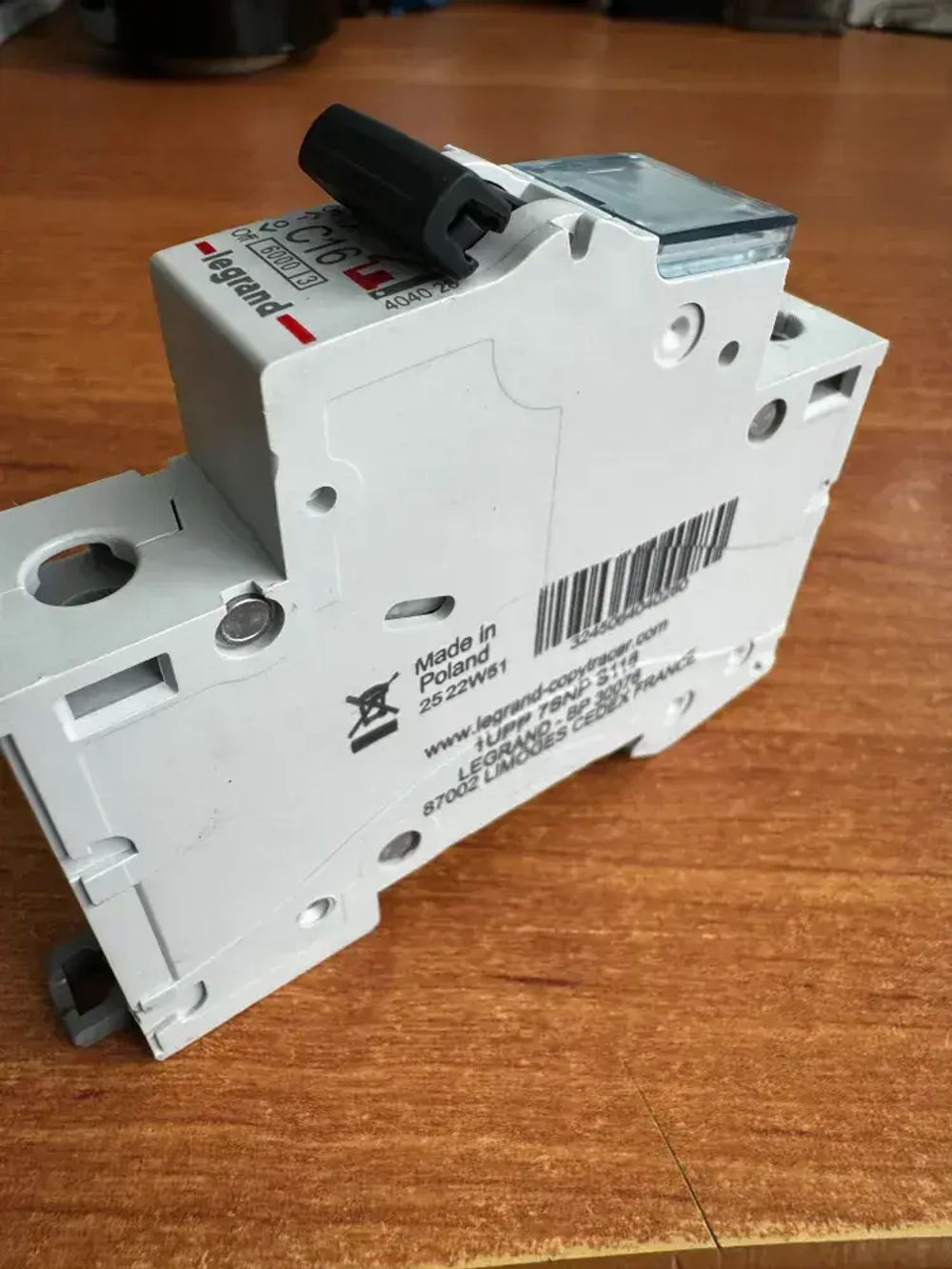 LEGRAND Выключатель автоматический однополюсный 16А C TX3 6кА (404028)