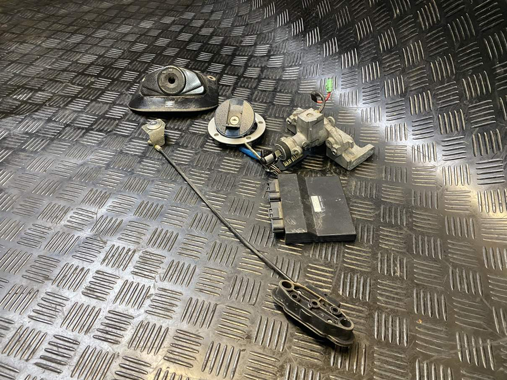 Коммутатор с замками Suzuki GSR400 (GK7DA)