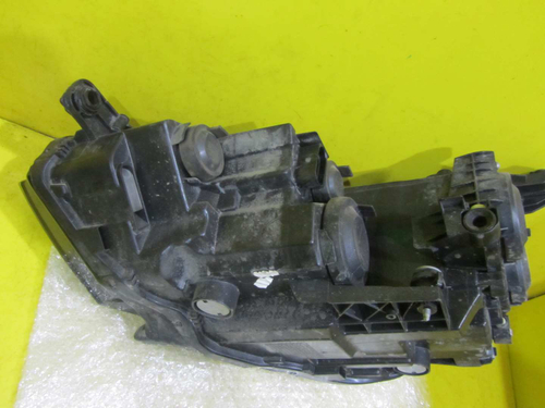 Фара правая VW Passat B8 (2014-2020) галоген