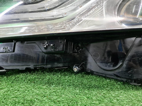 Битая Фара левая Toyota Camry XV70 (2017-2021) LED
