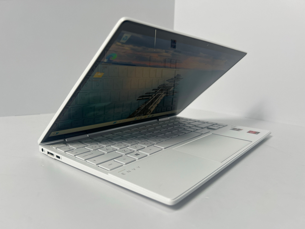 Ноутбук-трансформер HP ENVY x360 Convertible 13-ay0023ur (22M55EA) 13.3"/AMD Ryzen 5 4500U/RAM 8 GB/SSD 512 GB/Radeon Graphics/1920x1080/IPS/Windows 10/Подсветка кл-ры:LED/Белый. Состояние: B2