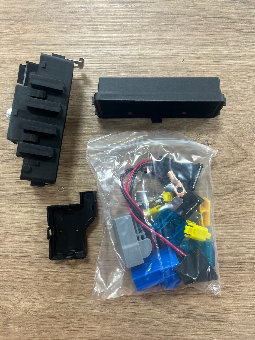 Блок предохранителей SB (мотор.отсек) 716/30077 в сборе