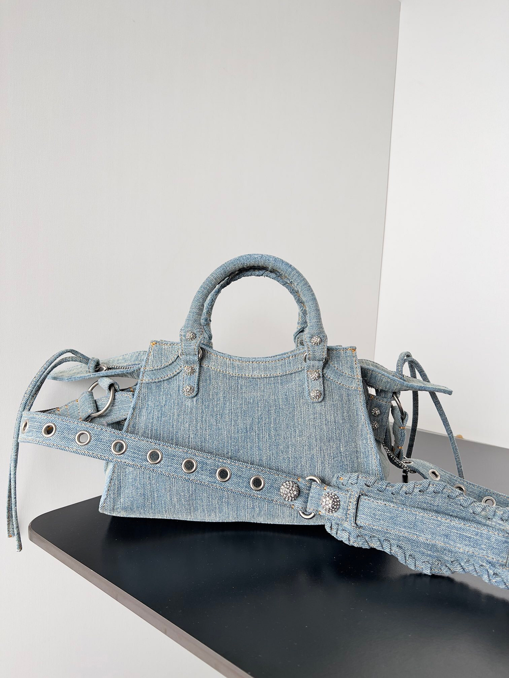 Balenciaga Neo Cagole City Small Bag 26 cm