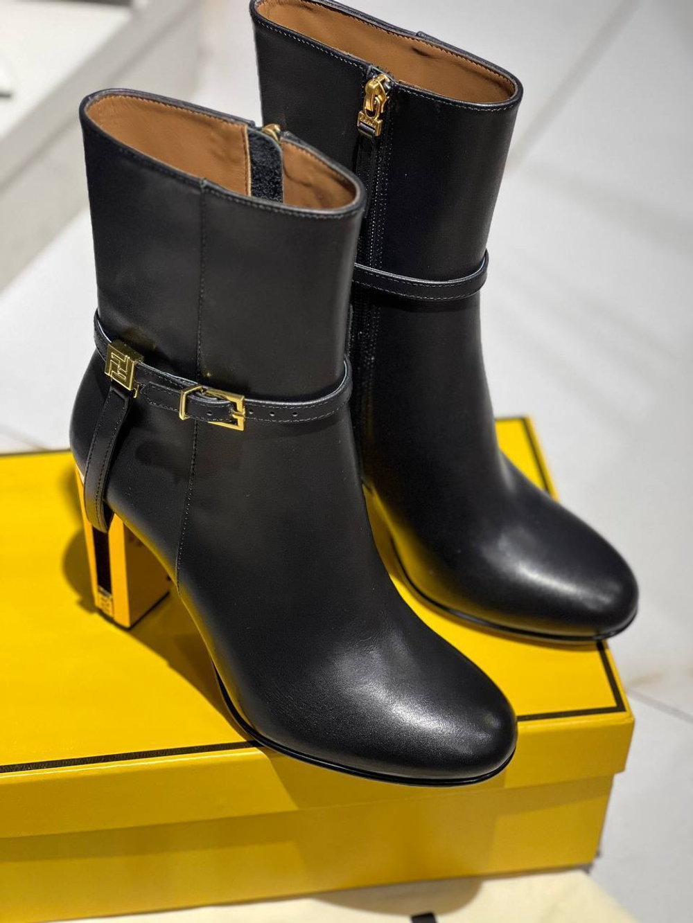 Ботильоны Fendi