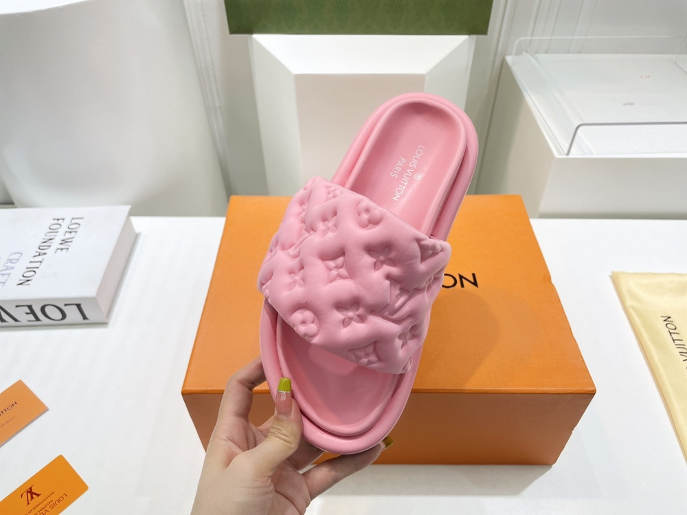 Louis Vuitton Pool Pillow Comfort Mule