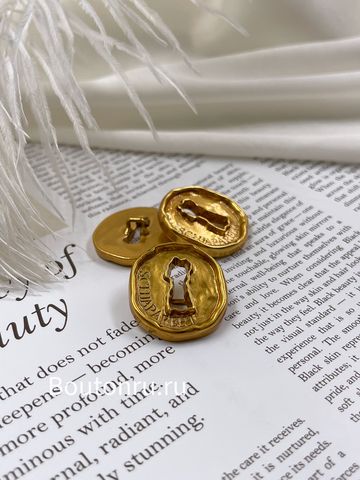 Пуговицы состаренное золото Скиапар. Замочная скажина (лого)