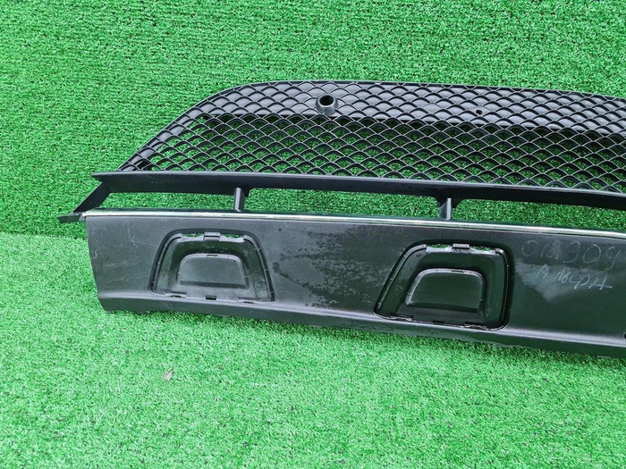 Решетка перед. бампера Mercedes GLC X253 15-19 AMG