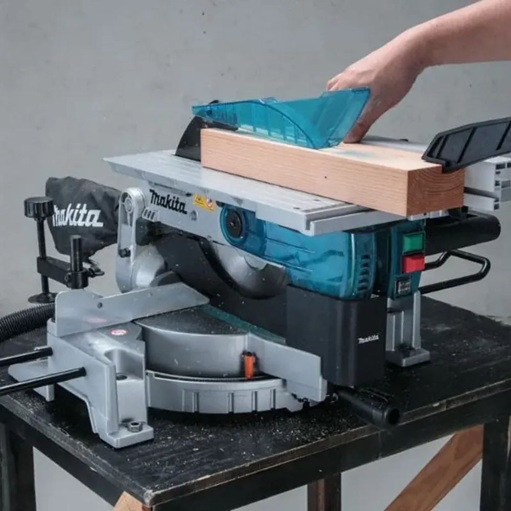 Торцовочная пила Makita LH1201FL