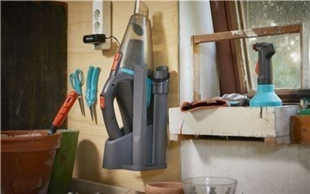 Пылесос аккумуляторный GARDENA EasyClean Li (с кронштейном) 09340-20.000.00