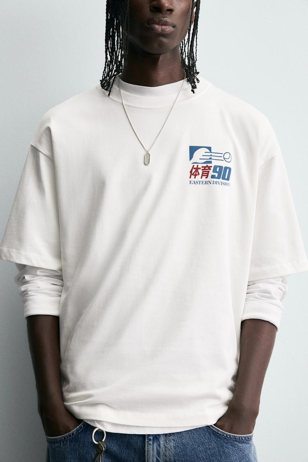 ZARA ФУТБОЛКА С ГРАФИЧЕСКИМ ПРИНТОМ, ЖЕЛТОВАТО-БЕЛЫЙ