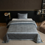 Велюровое покрывало в клетку и две наволочки OVL039