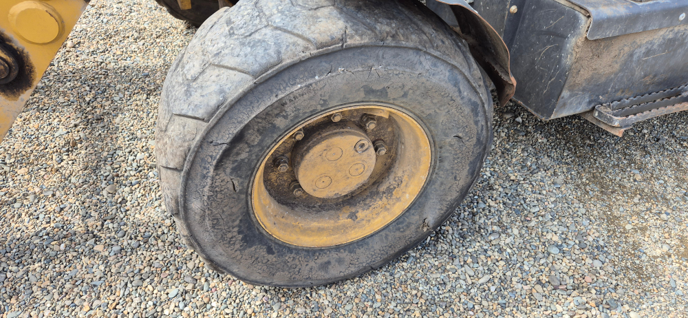 RUNMAX SE440 Экскаватор-погрузчик SE440TS (Дизельный, 4,8 л, 102 л.с., АТ)