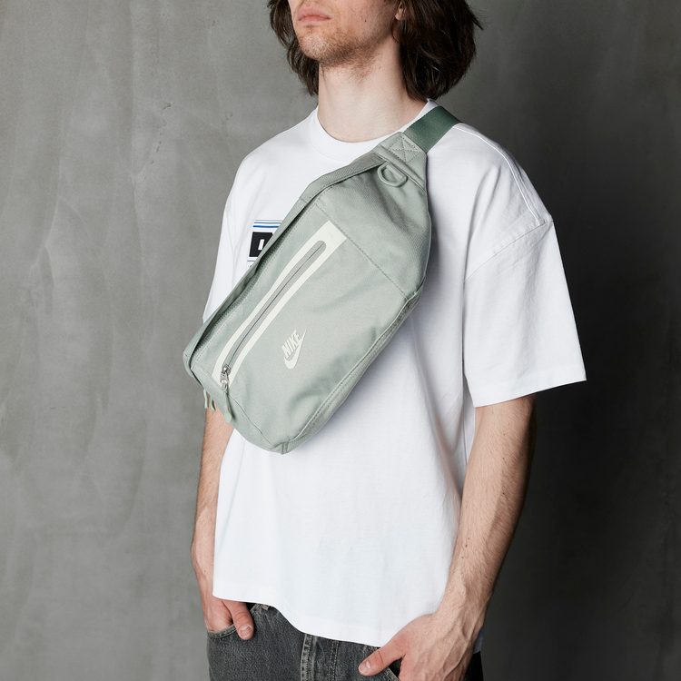 Сумка Nike Elemental Premium Fanny Pack артикул:DN2556-370 - купить в магазине Дайс