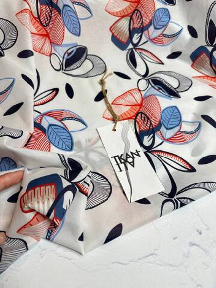 Блузочно-плательный хлопок с рисунком (100%хлопок, Белый фон/крупные абстрактные цветы со штриховкой, 135, 110 гр/м2)