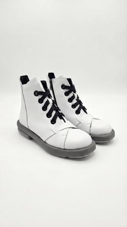 Ботинки белые