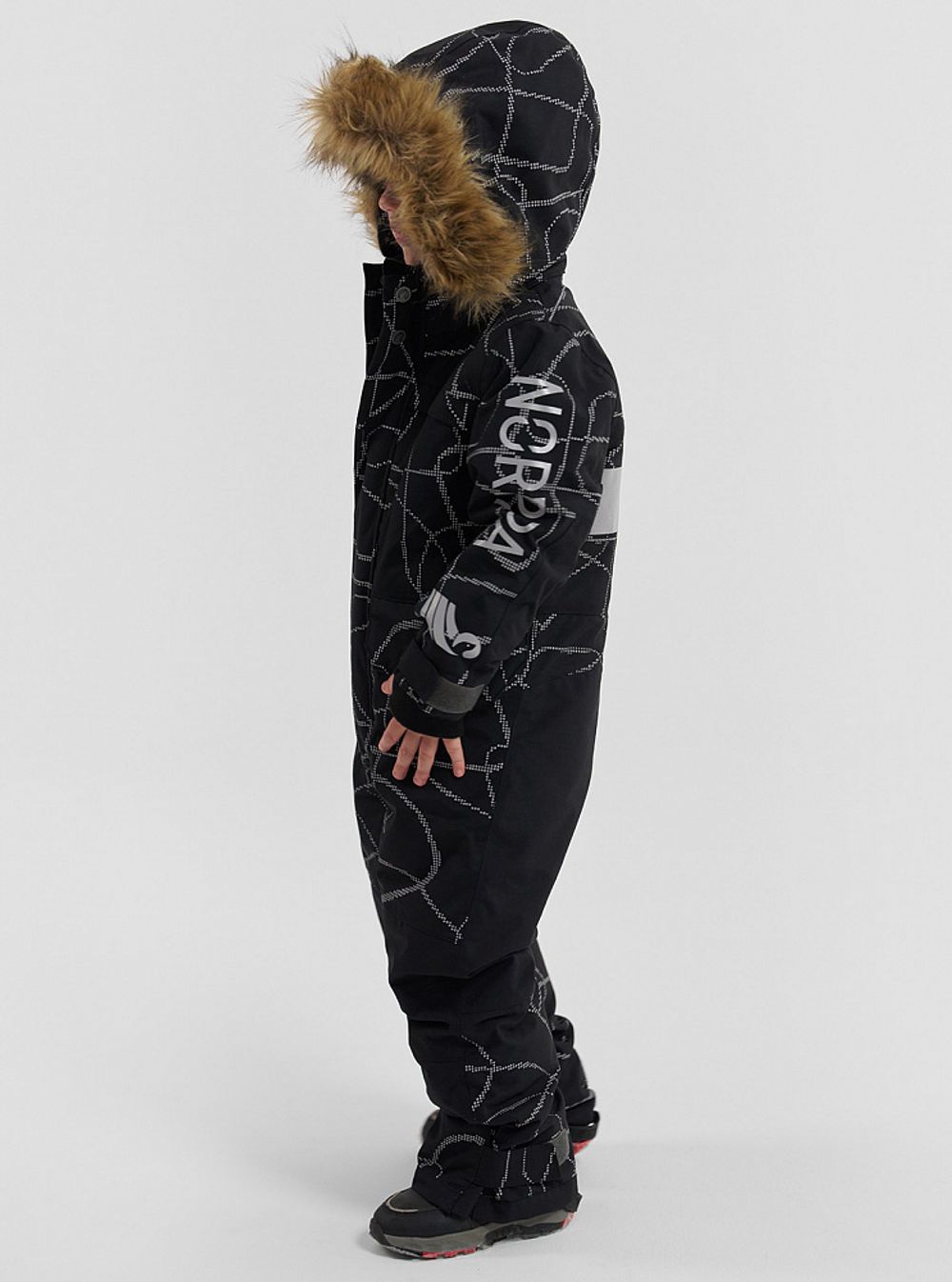 Комбинезон детский SANDAL PR NORPPA светящаяся вьюга на черном