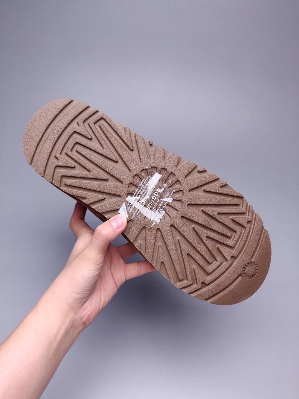 UGG