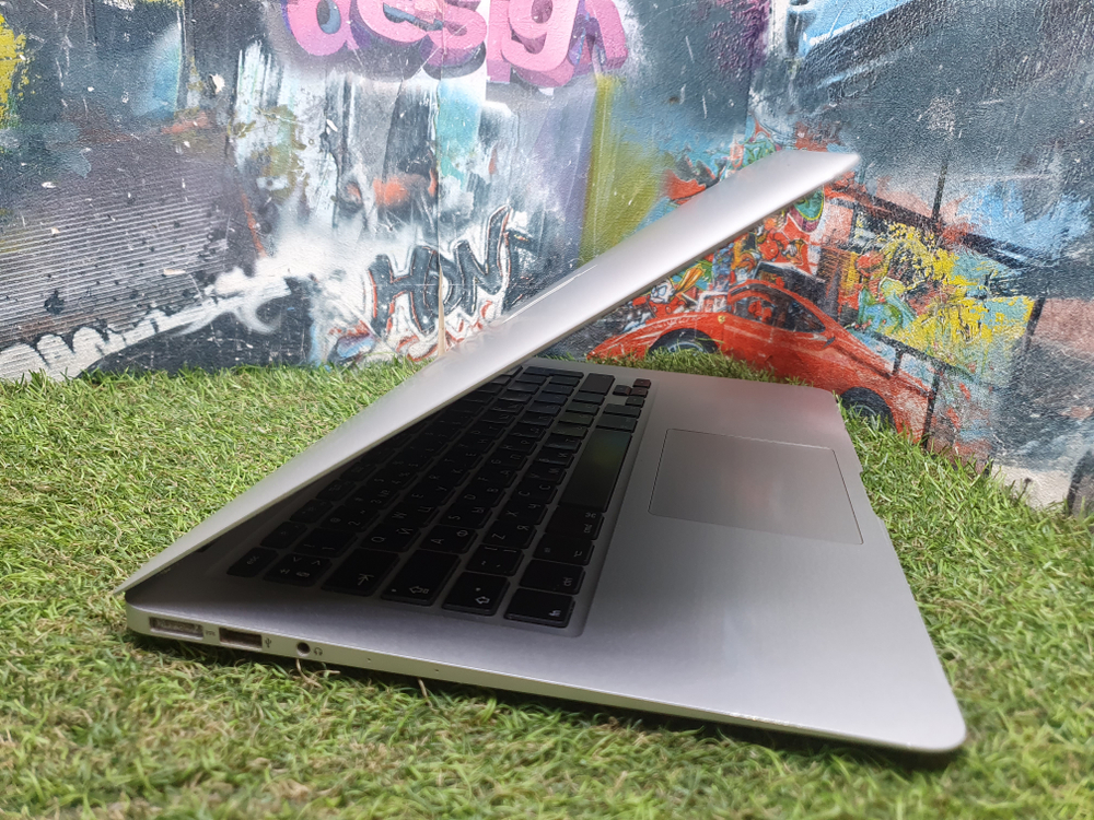 MacBook Air 13", 2013 A1466 i5/4Gb