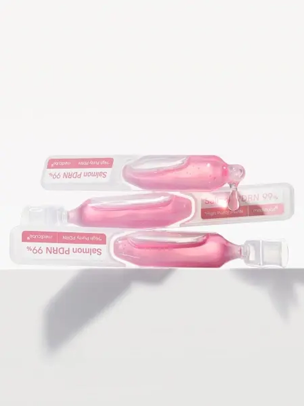 Medicube Осветляющая коллагеновая сыворотка с ПДРН для сияния кожи PDRN Pink One Day Serum 1.5 мл