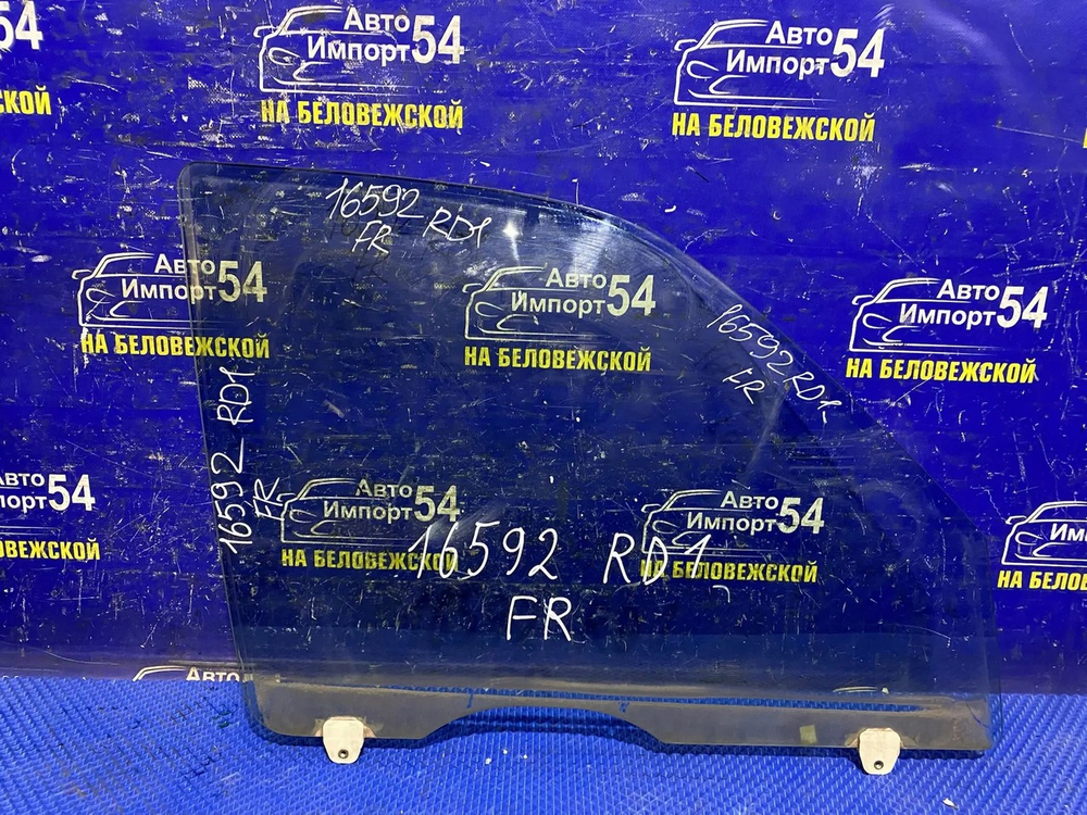 Стекло двери передней правой Honda CR-V 1995-2001