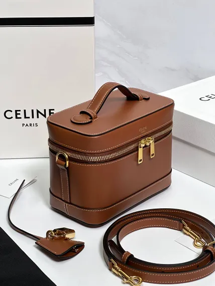 Сумка CELINE IN SMOOTH SATINATED CALFSKIN коричневая
