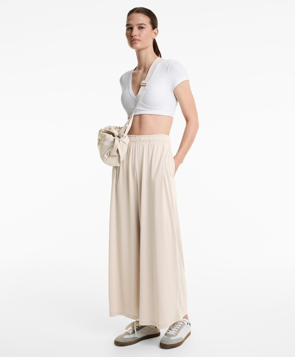 OYSHO Широкие свободные укороченные брюки из мягкого модала, светло-бежевый