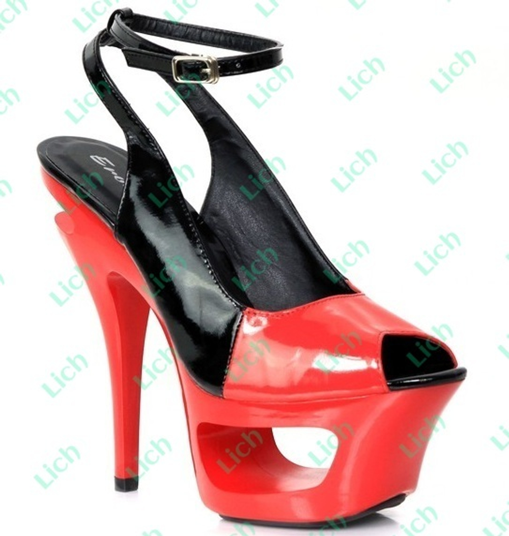 Оригинальные туфли с фигурной платформой