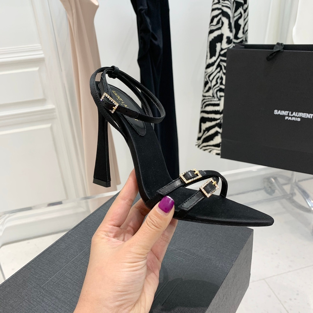 Saint Laurent Pumps