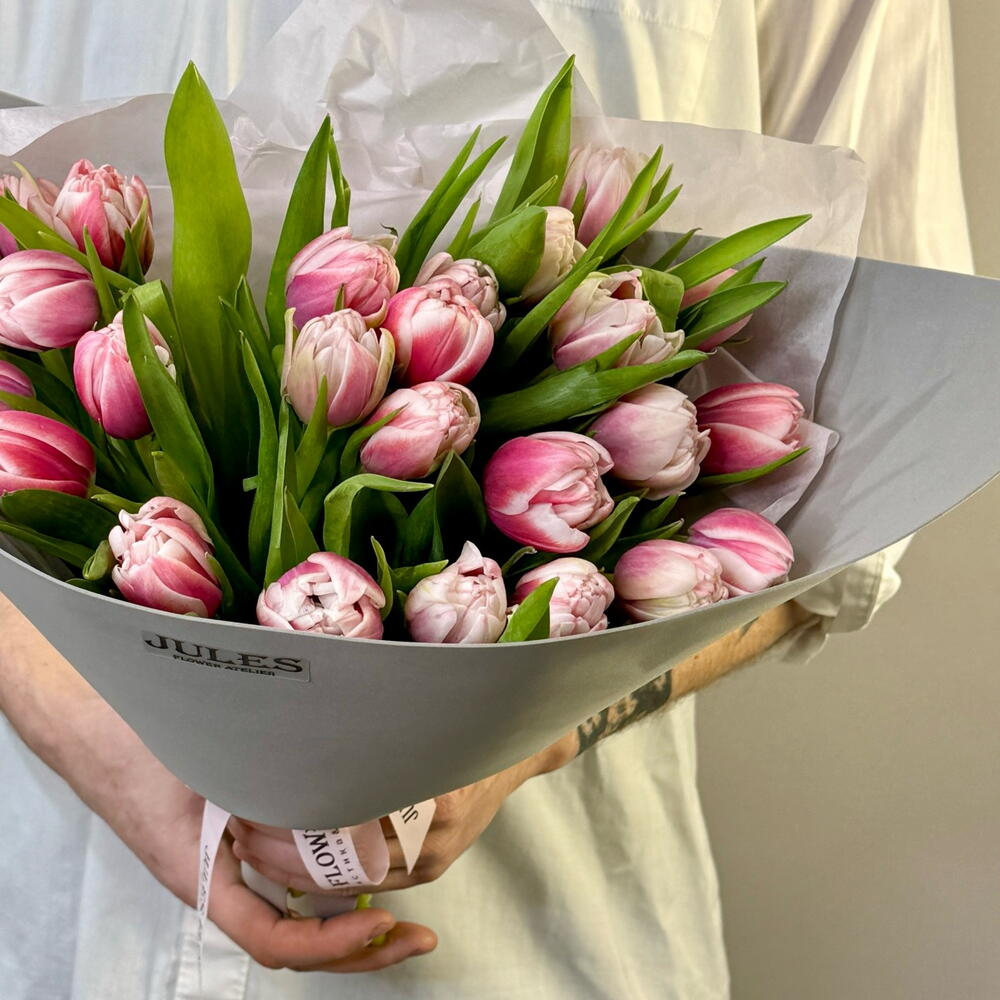 Букет из 25 пионовидных тюльпанов
