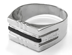 Ювелирное мужское кольцо из серебра 925 пробы,вставка оникс,размер19.5