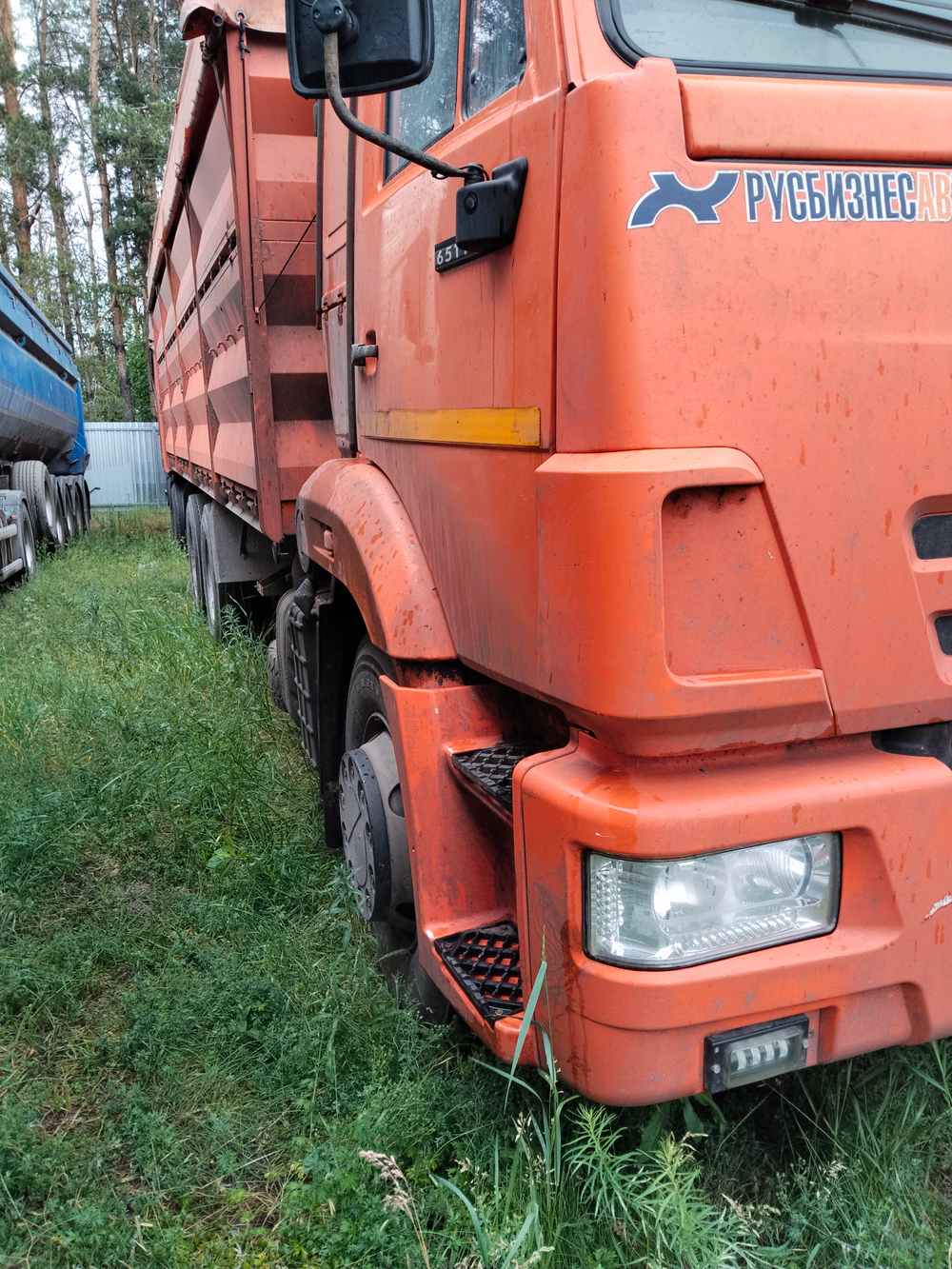 КамАЗ 65115 6x4 Зерновоз 552919 (Дизельный, 11,8 л, 300 л.с., МТ)